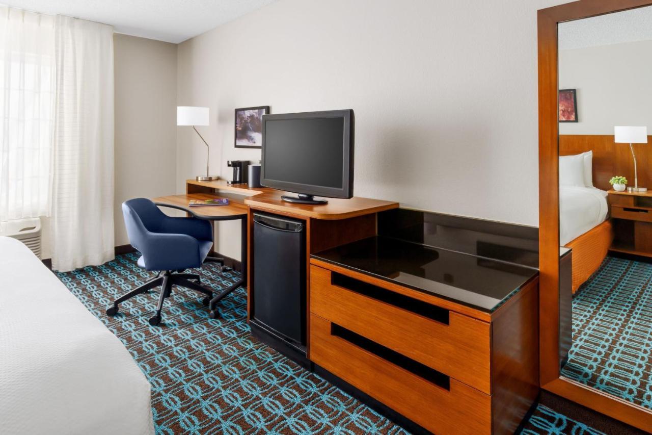 Hotel Fairfield And By Marriott Houston