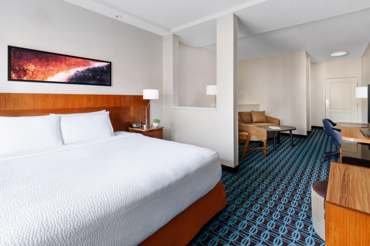 Fairfield And By Marriott Houston 3*