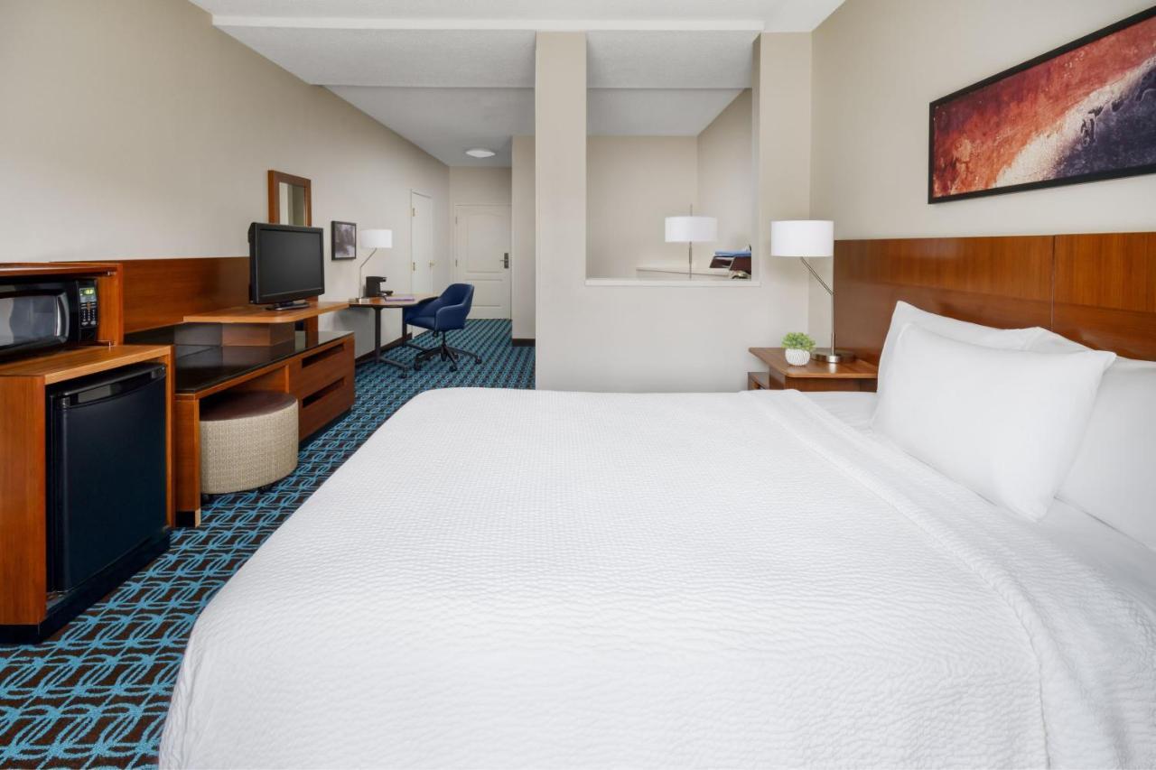Hotel Fairfield And By Marriott Houston The Woodlands