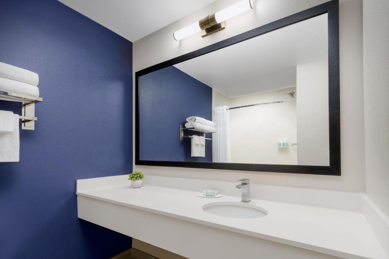 Hotel Fairfield And By Marriott Houston 3*
