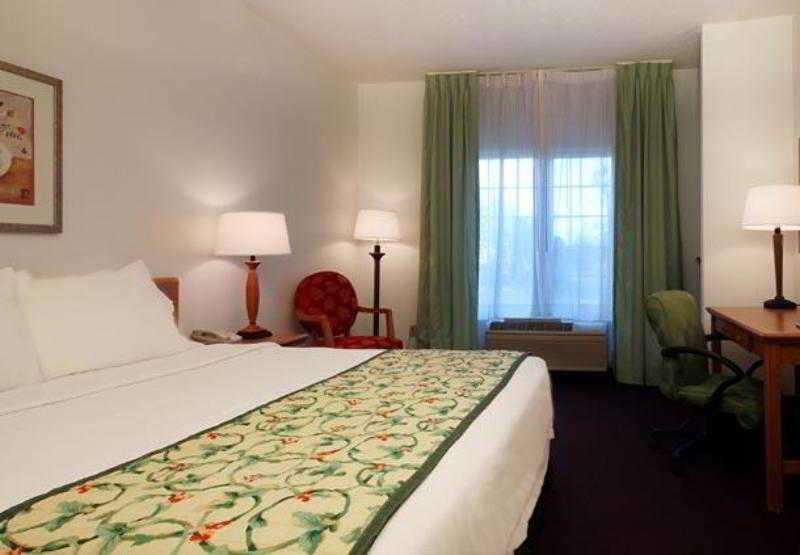 Hotel Fairfield And By Marriott Houston 3*